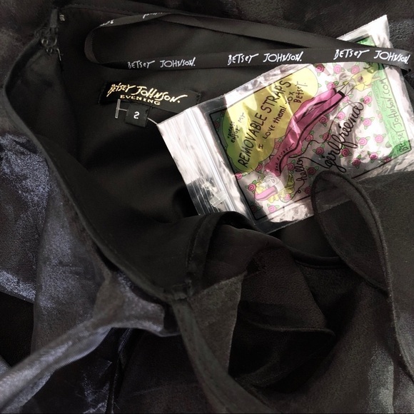 BETSEY JOHNSON Asymmetrical One Shoulder DRESS - Picture 6 of 9